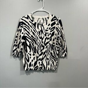 Women’s leopard black and white print cardigan/size S